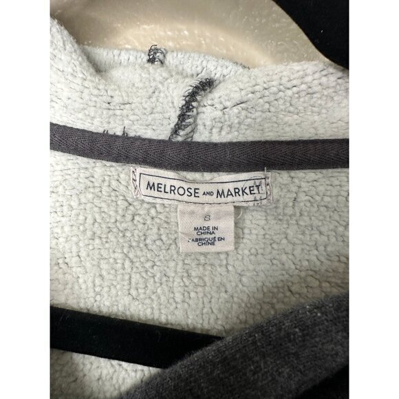 Melrose & Market Women's Gray Sweatshirt Size small short sleeve hooded cotton - Picture 3 of 6